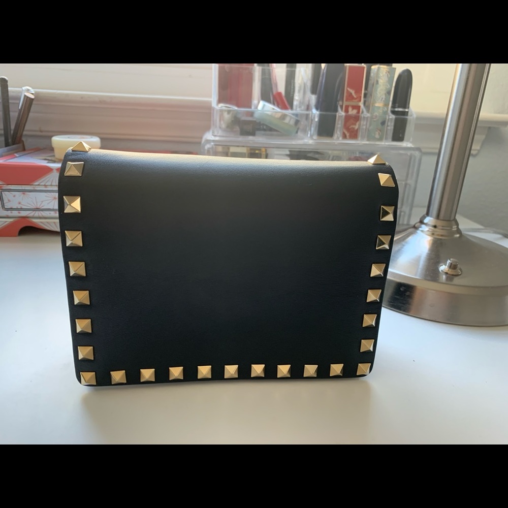 Valentino Garavani Rockstud Calfskin Chain Wallet